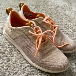 Gorgeous Canvas/Peach Toms Sneakers